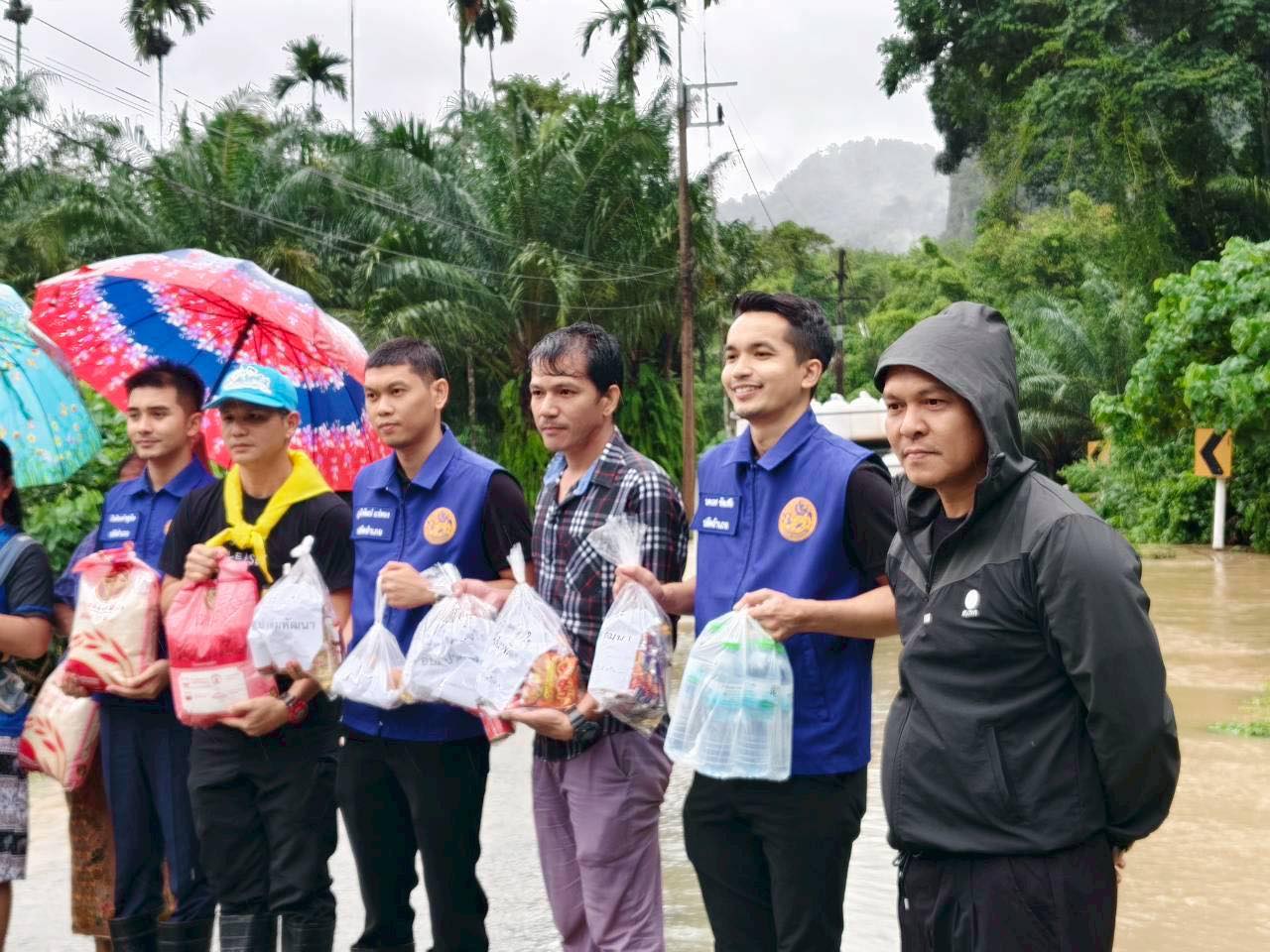 ลงพื้นที่ติดตามสถานการณ์น้ำท่วม