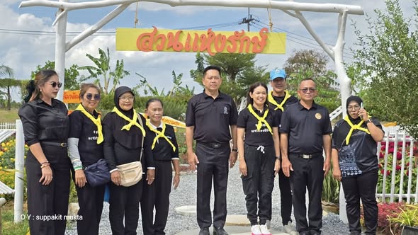องค์การบริหารส่วนตำบลปาล์มพัฒนา โดยงานส่งเสริมการท่องเที่ยว สำนักปลัด ให้การต้อนรับ นายดำรงศักดิ์  แก้วดวง รองผู้ว่าราชการจังหวัดสตูล  พร้อมด้วย นายภูวนาถ ล่องเซ่ง ปลัดอำเภอ (เจ้าพนักงานปกครองชำนาญการพิเศษ) นายทศพร  โคกเขา ผู้ใหญ่บ้าน หมู่ที่ 4 ตำบลปาล์มพัฒนา  ซึ่งได้เข้าเยี่ยมชม "สวนแห่งรักษ์" องค์การบริหารส่วนตำบลปาล์มพัฒนา